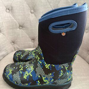 Bogs youth/kids boy 6 Waterproof 3 season Snow winter Boots. Axel. Camo-like
